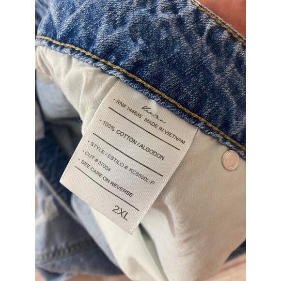KanCan Women' Raw Hem Distressed Denim Shorts - 2XL - Picture 9 of 11